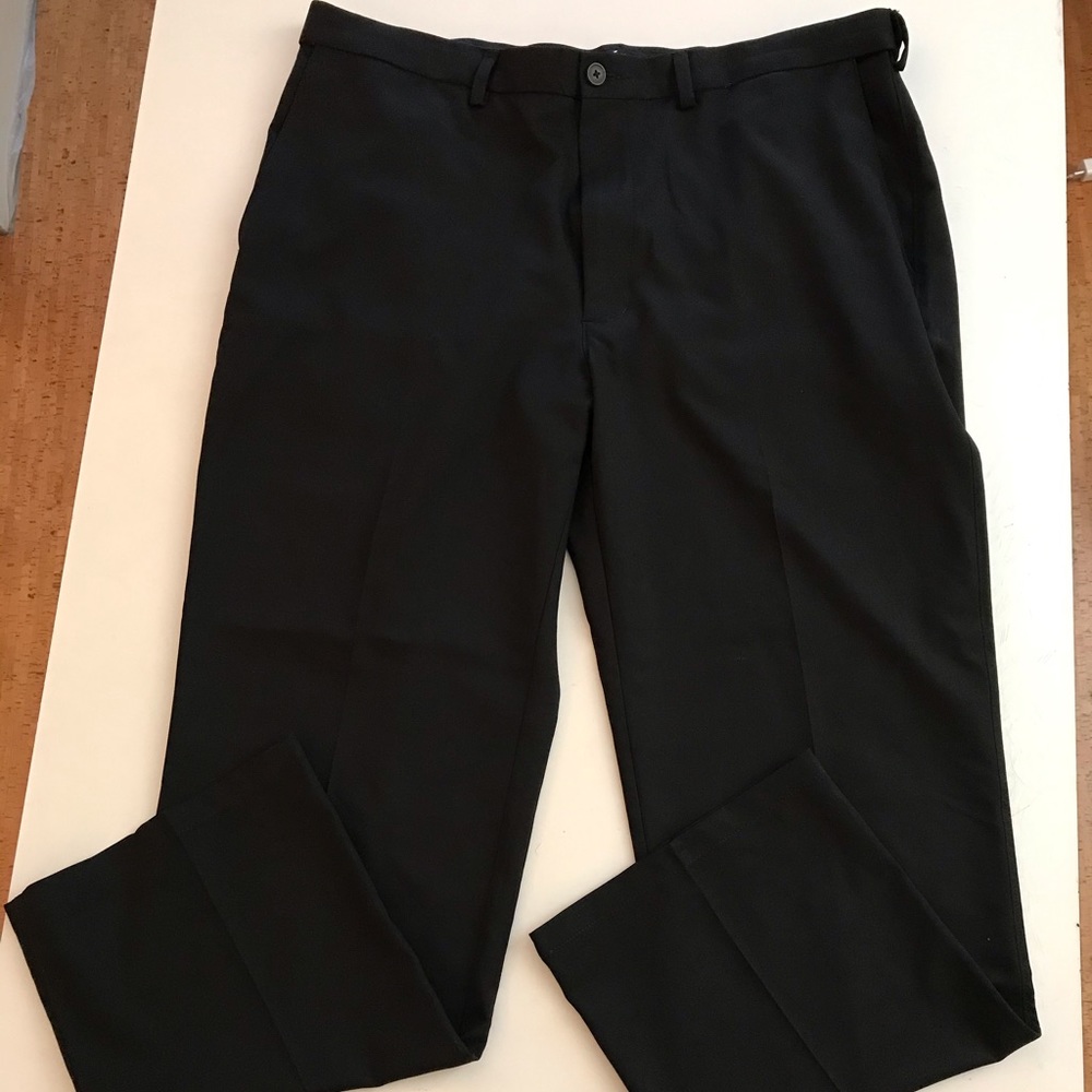 Men's Classic Fit Flat Front Expandable Waist Pant